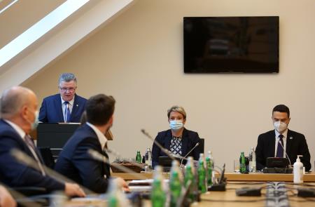 VLADA NA OBISKU V CERKNICI 036 FOTO LJUBO VUKELIČ